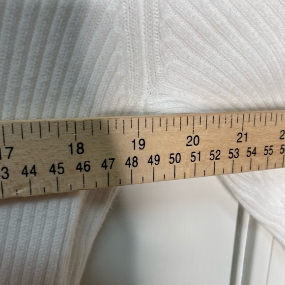 Tommy Hilfiger Women’s v neck sweater size large - Picture 7 of 9